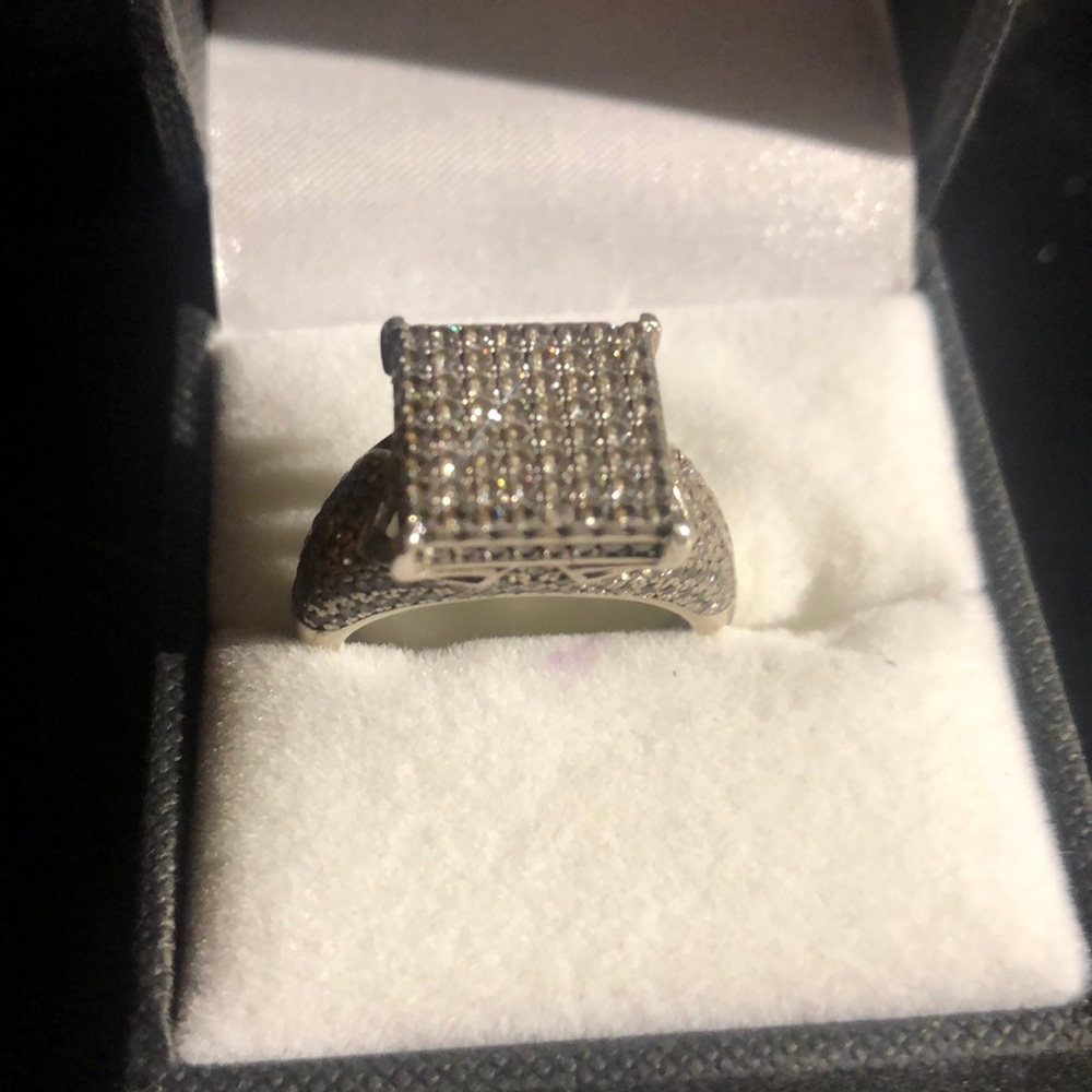 Princess cut silver ring